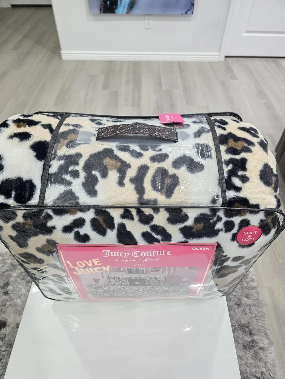 Juicy Couture QUEEN 4 Piece Leopard Faux Fur Comforter Set New Viral